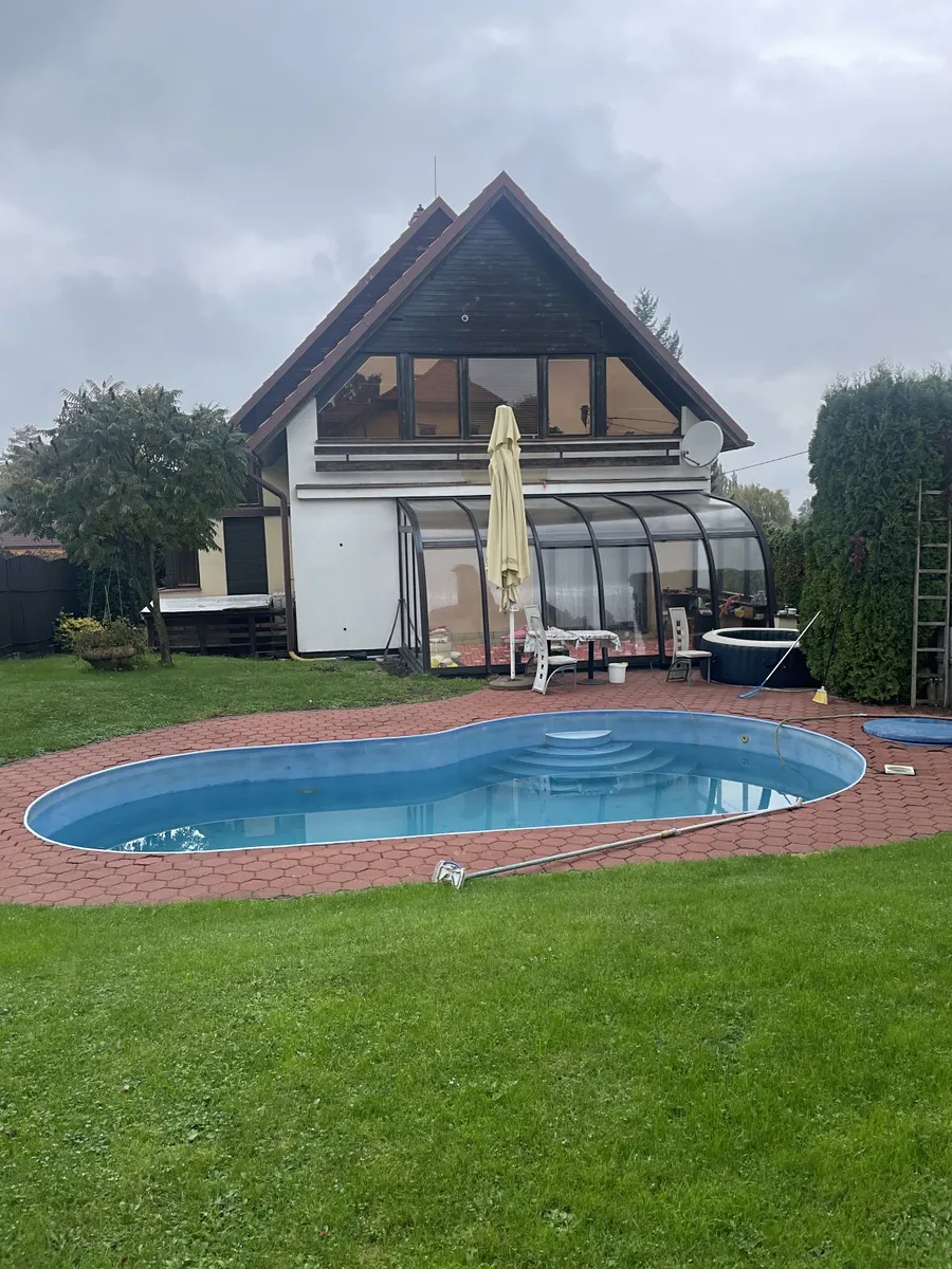 Prodej rodinného domu 198 m², pozemek 986 m²